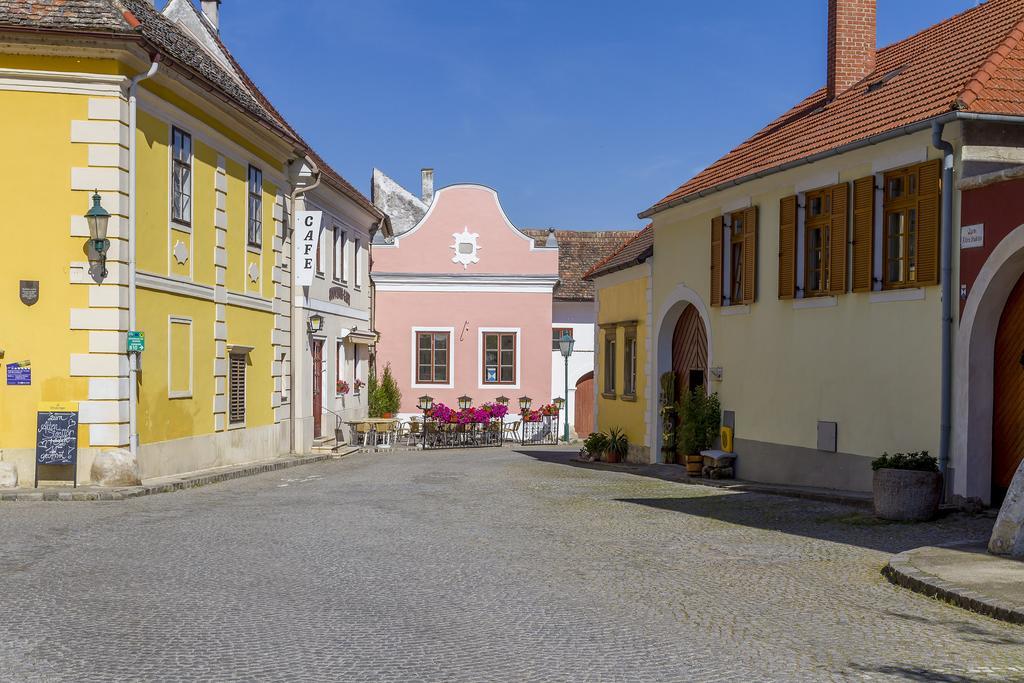 Unser Rosa Haus Fuer Sie Rust Kamer foto