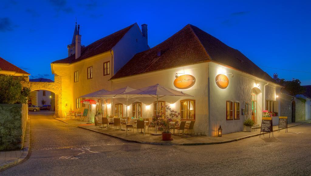 Unser Rosa Haus Fuer Sie Rust Buitenkant foto