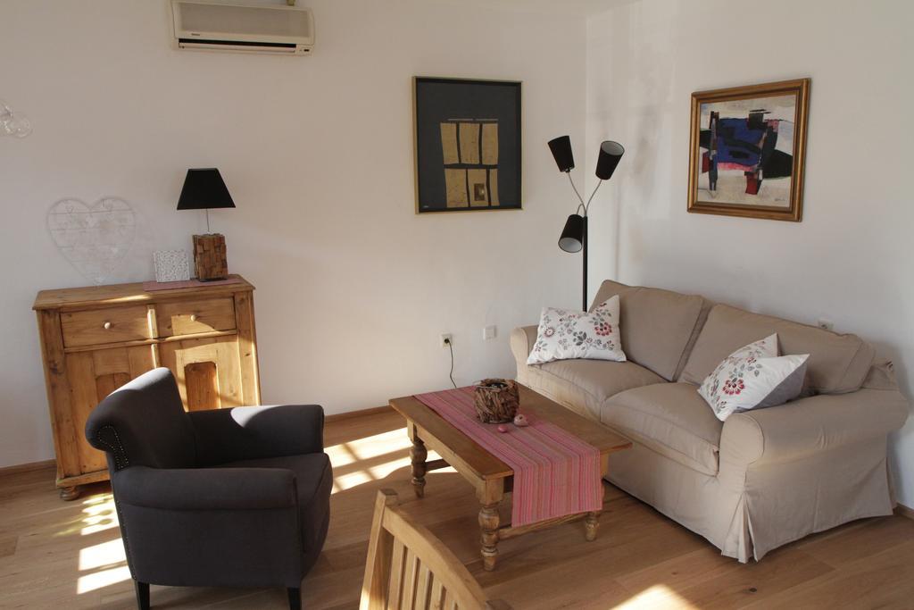 Unser Rosa Haus Fuer Sie Rust Kamer foto